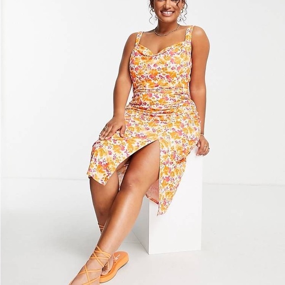 Simply Be Ruched slit front midi sun dress in summer floral print - Picture 1 of 2